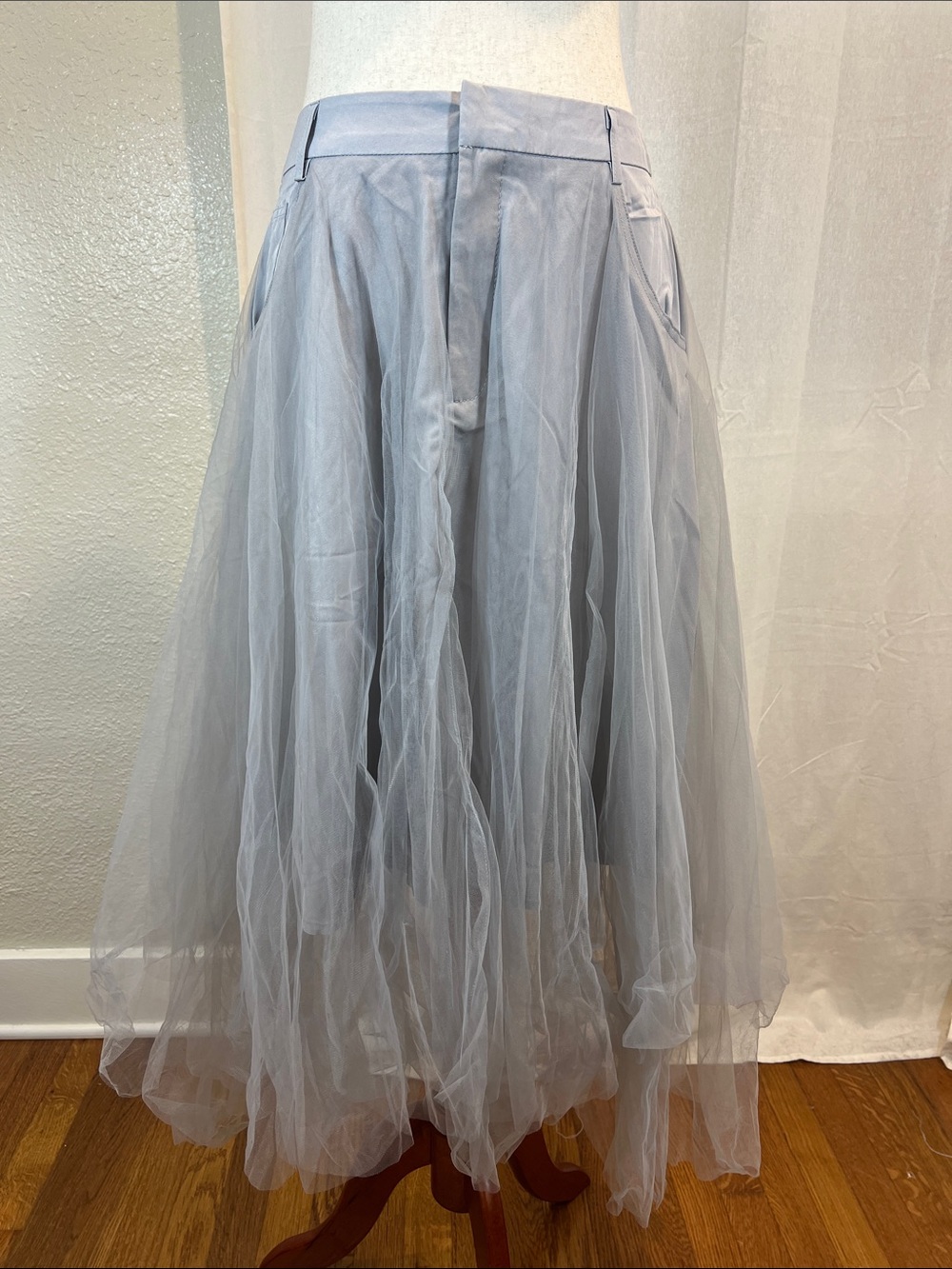 S-Deer Light Gray Tulle Midi Skirt. Fairycore. Size M. NWT